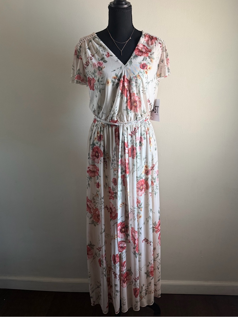 Floral V-Neck Maxi Dress in Cream and Pink